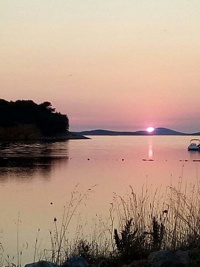 Apartman Ante Apartment Vrgada Bagian luar foto